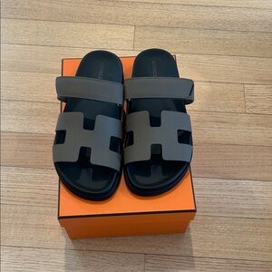 Hermès Chypre Sandals Étoupe